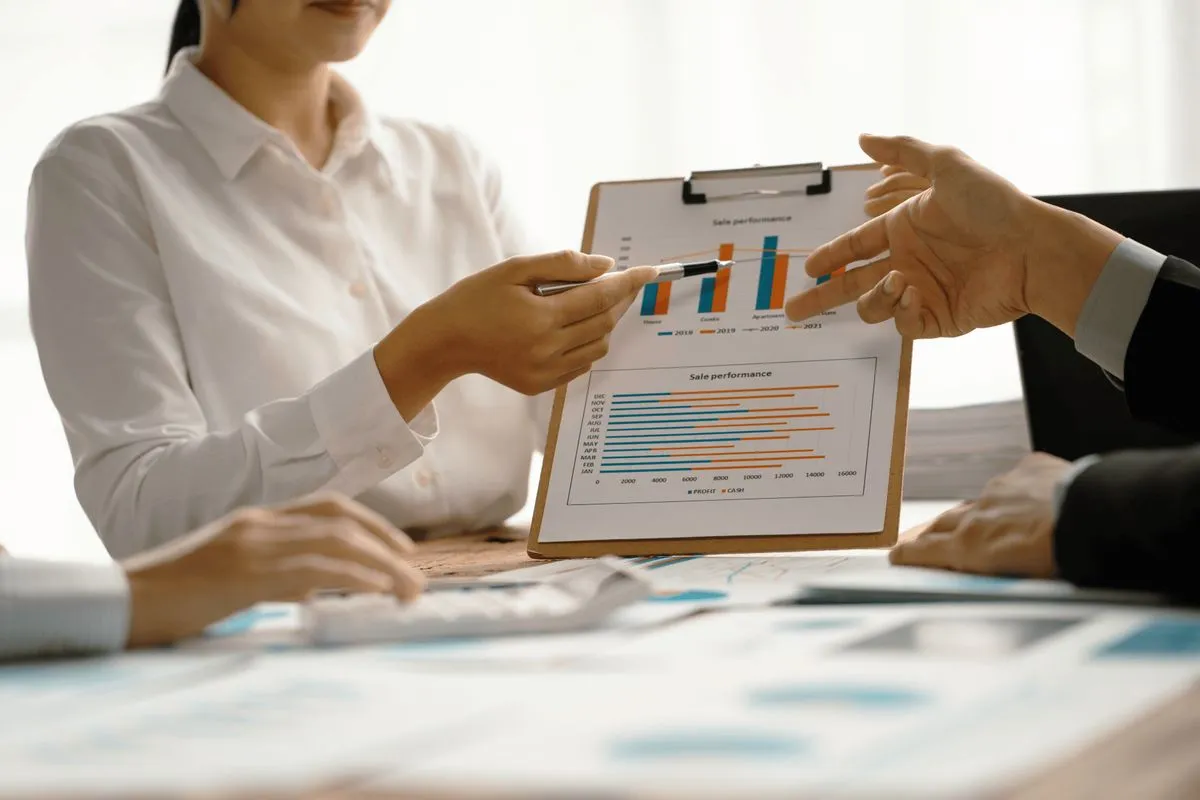 Cyfrowi nomadowie zarządzający komunikacją z klientami